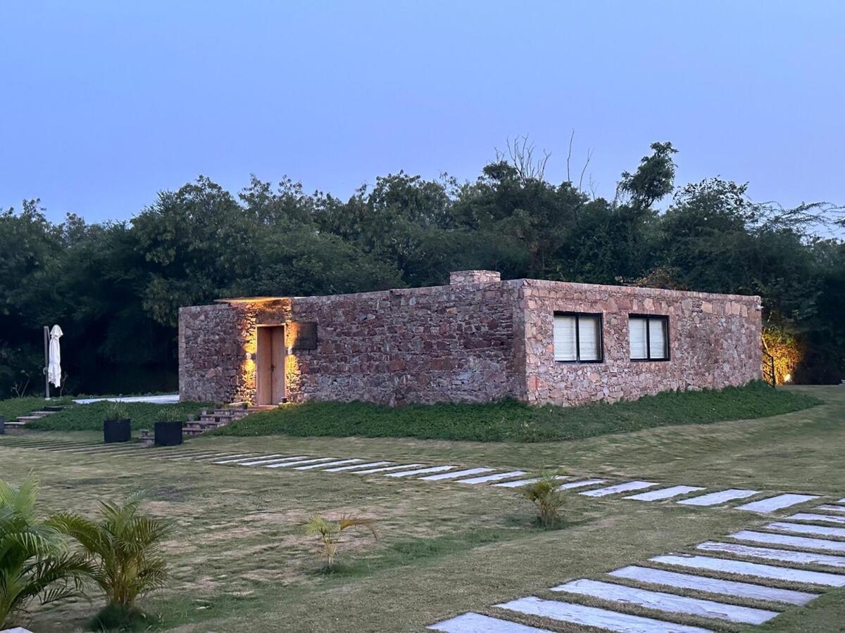 Kesar Farm House On The Lake Udaipur Buitenkant foto